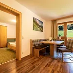 Oberlehenhof Farm stay Kaprun